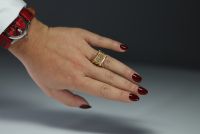 Chevalière in 18k gold weighing 16g.