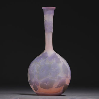 Établissements Émile GALLÉ (1846-1904) Acid-etched multi-layered glass soliflore vase decorated with hydrangeas, signed