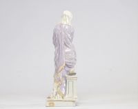 Young woman made in porcelain probably from the 18th century