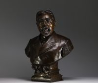 Jean Georges ACHARD (1871-1934) Bronze bust ‘Discipulos omnes semper numerabit amicos’, signed and dated 1894.