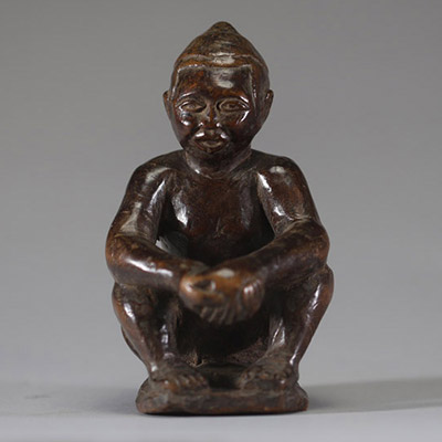 Afrique RDC - Statuette Bakongo en bois sculpté, Congo RDC, 1ère moitié XXème, belle patine ancienne, grande expressivité du visage.