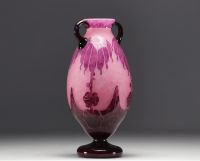 Le Verre Français - Vase aux Dahlias en verre multicouche.