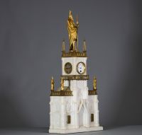 Pendule de style néo-gothique en marbre blanc et bronze doré surmontée de Saint Jean-Baptiste.