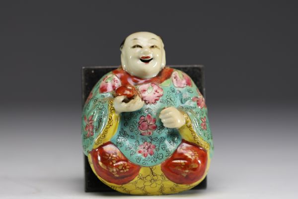 China - Figurative wall flower pot in pink family polychrome porcelain.