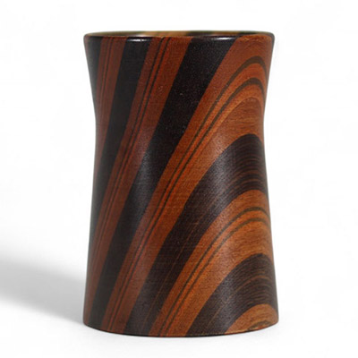 Angelo Mangiarotti (1921–2012) Vase en bois coloré pour Alpimass – Italie, vers 1980.
