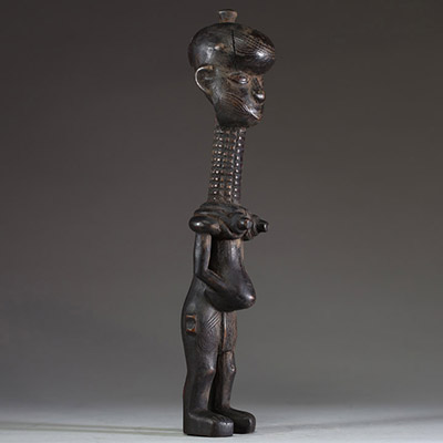 Afrique RDC - Statuette Luluwa en bois sculpté, Congo RDC, 1ère moitié XXème.