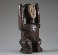 Afrique RDC - Intéressante figure du Bwami Lega / Warega en bois sculpté, Congo RDC, 1ère moitié XXème.