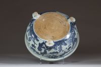 Chine - Brûle parfum en porcelaine blanc bleu à décor d'immortels, époque Ming.