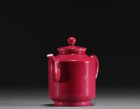 Chine - Théière en porcelaine monochrome de couleur rubis, XIXe siècle.