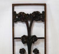 Hector GUIMARD (1867-1942) Grille en fonte de fer laquée noire à décor linéaire floral stylisé et ajouré.