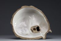 Jean TIÉLÈS, Paris - Cat having a siesta in glazed ceramic, 19th century.