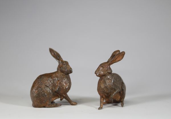 Pierre CHENET (né en 1922) – Couple de lièvres au guet, sculptures en bronze
